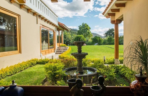 Guayllabamba Casa | Spacious & Elegant Contemporary Colonial Country House!
