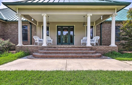Houston County Casa | Spacious Elko Home - 6 Mi to Georgia Fairgrounds!
