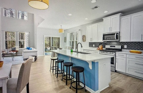 Millville Casa | Spacious End-unit Town house w/lots of Amenities
