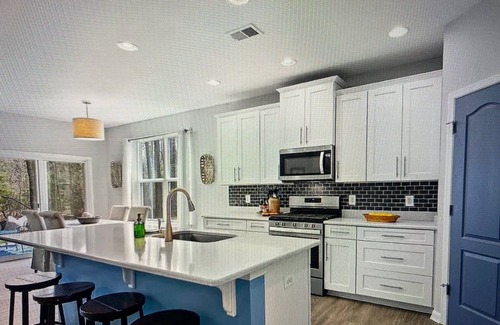 Millville Casa | Spacious End-unit Town house w/lots of Amenities