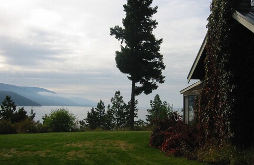 Woods Bay Casa | Spacious estate with 2 homes with 6 bedrooms and WiFi, AC on Flathead Lake