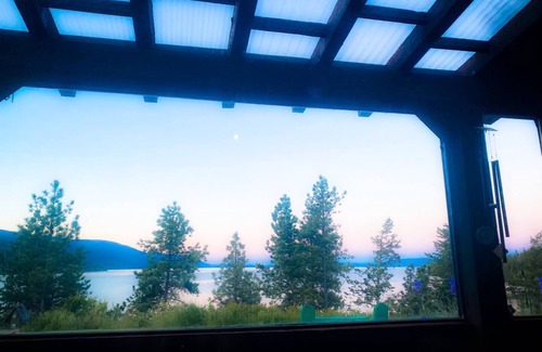 Woods Bay Casa | Spacious estate with 2 homes with 6 bedrooms and WiFi, AC on Flathead Lake