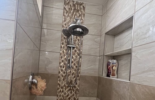 Northwest Edmonton Casa | Spacious Executive Home 4BR 3BA Fully Equipped