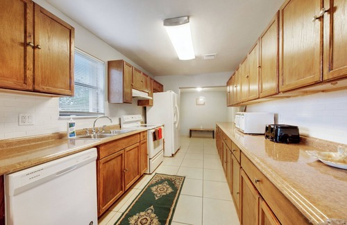 Princeton Casa | Spacious & Expansive Miami Home With Free Parking