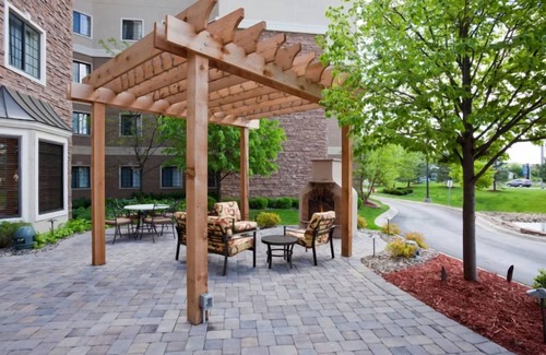 West Bloomington Casa | Spacious Extended Stay in Bloomington – Great for Families, Business & Shopping