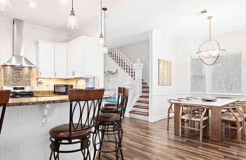 Sugarwood Beach Casa | Spacious Family Home, Private Pool, 6-Seater Golf Cart! ~ Heartbeat of Seagrove