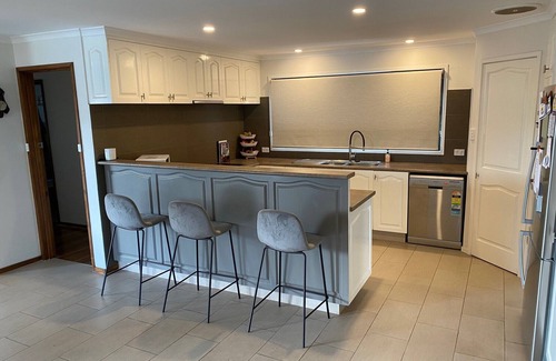 Clifton Springs Casa | Spacious Family Entertainer- Close to Wineries, Adventure Park and the bay