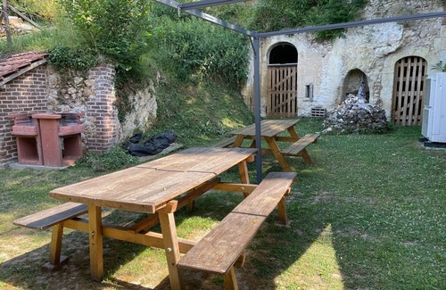 Chahaignes Cabaña | Casa familiar luminosa con terraza, cerca de Le Mans y Tours, perfecta para grupos grandes