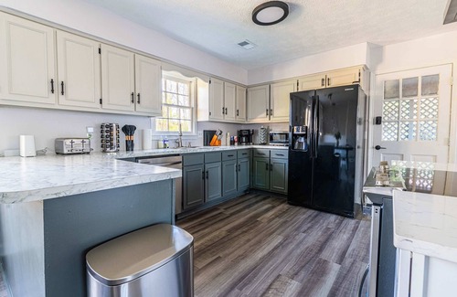 Fortson Casa | Spacious Family Escape | 4Br | Private Pool | Games