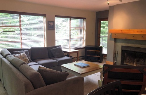 Alta Vista Casa | Spacious, family friendly townhome in Whistler, between the Village & Creekside