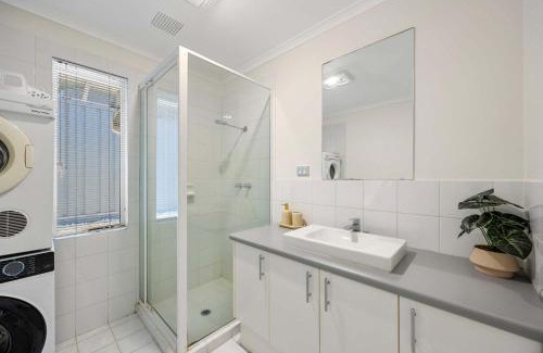 West Leederville Casa | Spacious Family Getaway in West Leederville