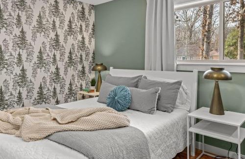 Siloam Springs Casa | Spacious Family Haven - Walk to Downtown & JBU