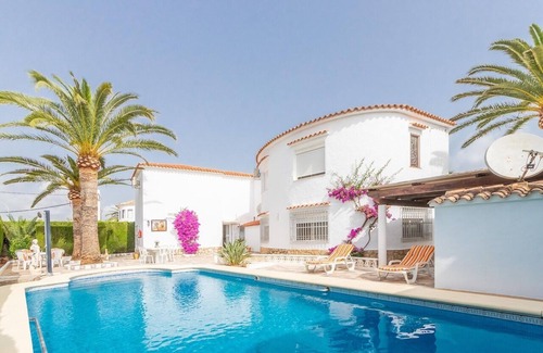 Almadrava Beach Casa | Spacious family home with Airco, private 5x10m pool, sandy beach 300m, free WiFi