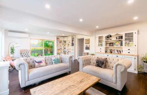 Wheelers Hill Casa | Spacious Family Home in the heart of Wheelers Hill