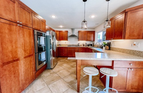 Tustin Casa | SPACIOUS FAMILY HOME - BEACH, DISNEYLAND, AIRPORT IN MINS!