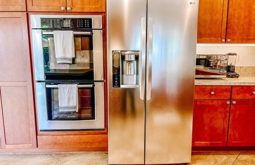 Tustin Casa | SPACIOUS FAMILY HOME - BEACH, DISNEYLAND, AIRPORT IN MINS!