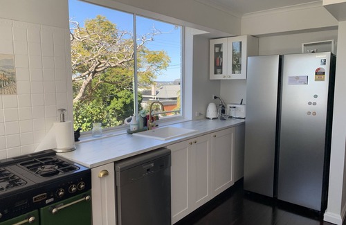 Ascot Casa | Spacious Family Home in Ascot