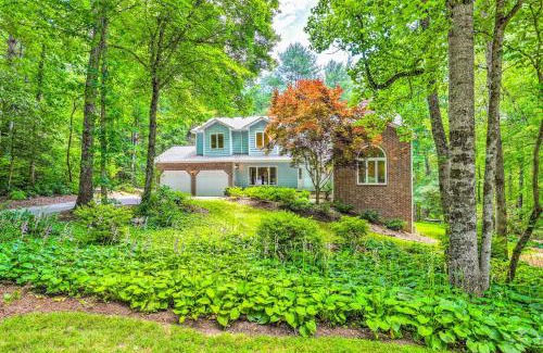 Royal Pines Casa | Spacious Family Home Near Hiking and Breweries!