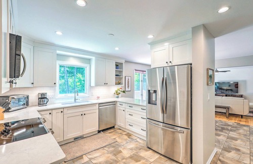 Royal Pines Casa | Spacious Family Home Near Hiking & Breweries!