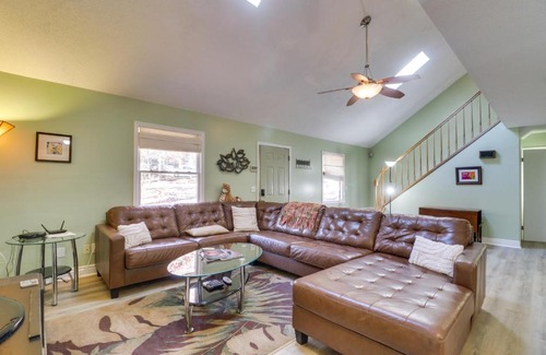 Massanutten Casa | Spacious Family Home with Deck at Massanutten Resort