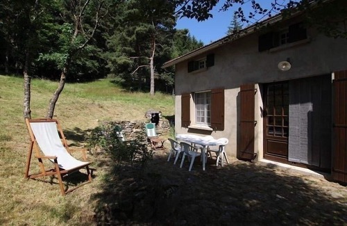 Alleyras Cabaña | Casa familiar independiente con gran terraza y terreno cerca del río en Gorges de l'Allier