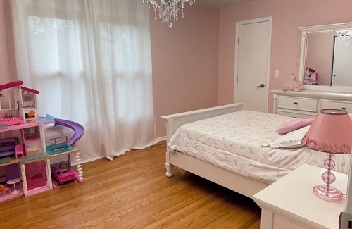 Vernon Hills Casa | Spacious Family Retreat 4BR/3.5BA