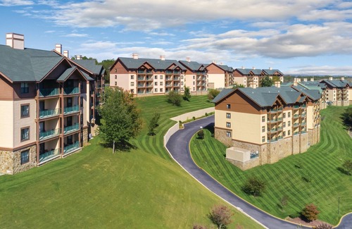 Sevierville Complejo | Amplio complejo familiar cerca del Titanic Museum y Dollywood con 4 piscinas de agua salada