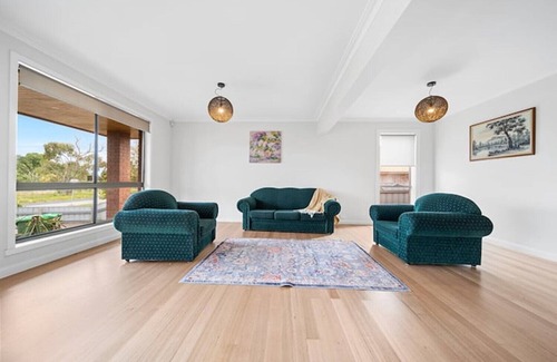 Officer Casa | Spacious Family Retreat