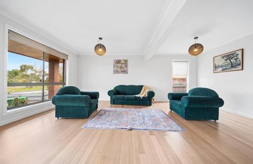 Officer Casa | Spacious Family Retreat