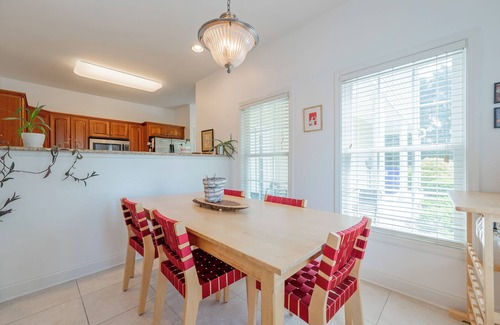 Christiansburg Casa | Spacious family home with 3 bedrooms, full kitchen, workspaces & spa-style bath in quiet area.