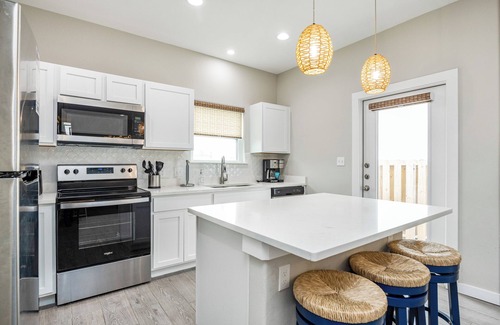 Corpus Christi Casa | Spacious Family Haven: Beach Life, Resort Living, & Recreation at Aruba Bay