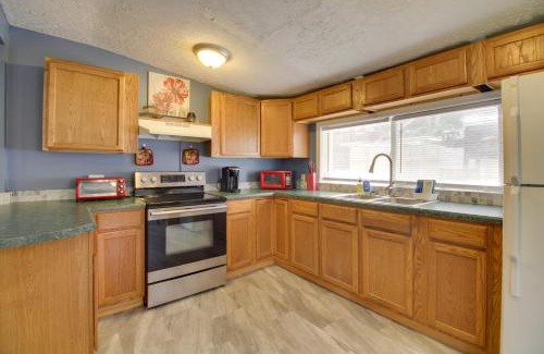 Spottswood Casa | Spacious Fancy Hill Home Hot Tub and Outdoor Spots!