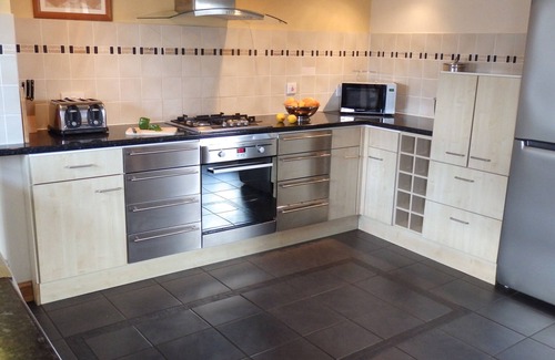 Crynant Cabaña | Spacious Farm Cottage Near Rhossili Beach