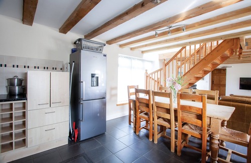 Crynant Cabaña | Spacious Farm Cottage Near Rhossili Beach