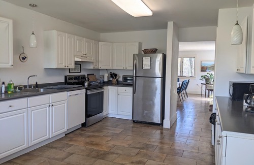 Simmonsville Casa | Spacious Farm with Mountain Views 30min to Bburg