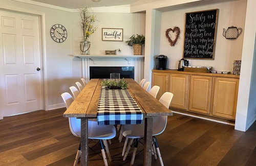 Pocahontas Casa | Spacious Farmhouse in Quiet Private Community 7Bedroom 4.5 Bathrooms