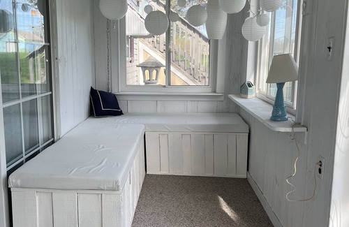 Lakeside Casa | Spacious first-floor cottage nestled between Lakeside and Marblehead!