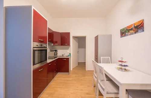 Favoriten Apartamento | Spacious Flat | BG5