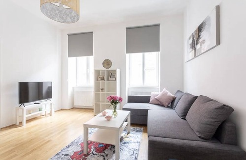 Favoriten Apartamento | Spacious Flat | BG5