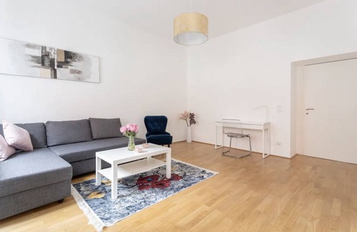 Favoriten Apartamento | Spacious Flat | BG5