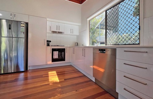 Amity Point Casa | Spacious Flinders Home With Beautiful Bush Outlook
