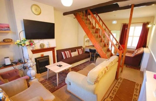 Alperton Casa | Spacious Four-Bedroom House with garden in Wembley