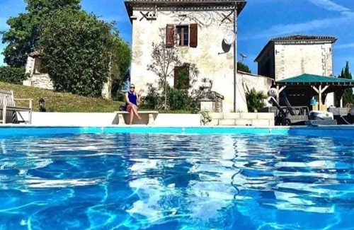 Champagne-et-Fontaine Casa | Spacious estate in superb Champagne-et-Fontaine with WiFi, endless opportunities