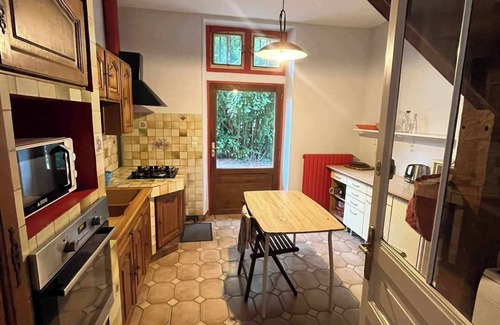 Saint-Jean-Froidmentel Casa | Spacious, welcoming home just 1h45 from Paris,