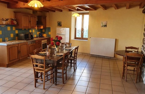 Saint-Paul-de-Vezelin Cabaña | Amplia casa rural con chimenea y WiFi - Se aceptan mascotas
