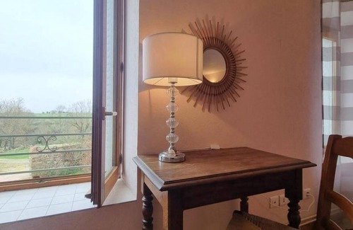 Saint-Paul-de-Vezelin Cabaña | Amplia casa rural con chimenea y WiFi - Se aceptan mascotas