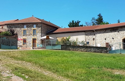 Saint-Paul-de-Vezelin Cabaña | Amplia casa rural con chimenea y WiFi - Se aceptan mascotas