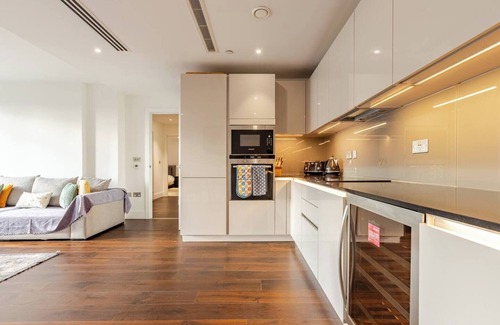 St. Mary's Park Apartamento | Spacious Fulham Riverside 2 Bedroom Apartment