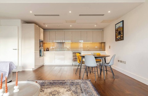 St. Mary's Park Apartamento | Spacious Fulham Riverside 2 Bedroom Apartment