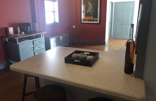 Historic Downtown Lancaster Apartamento | Spacious Fully Furnished Apartment, over 2100 sq ft